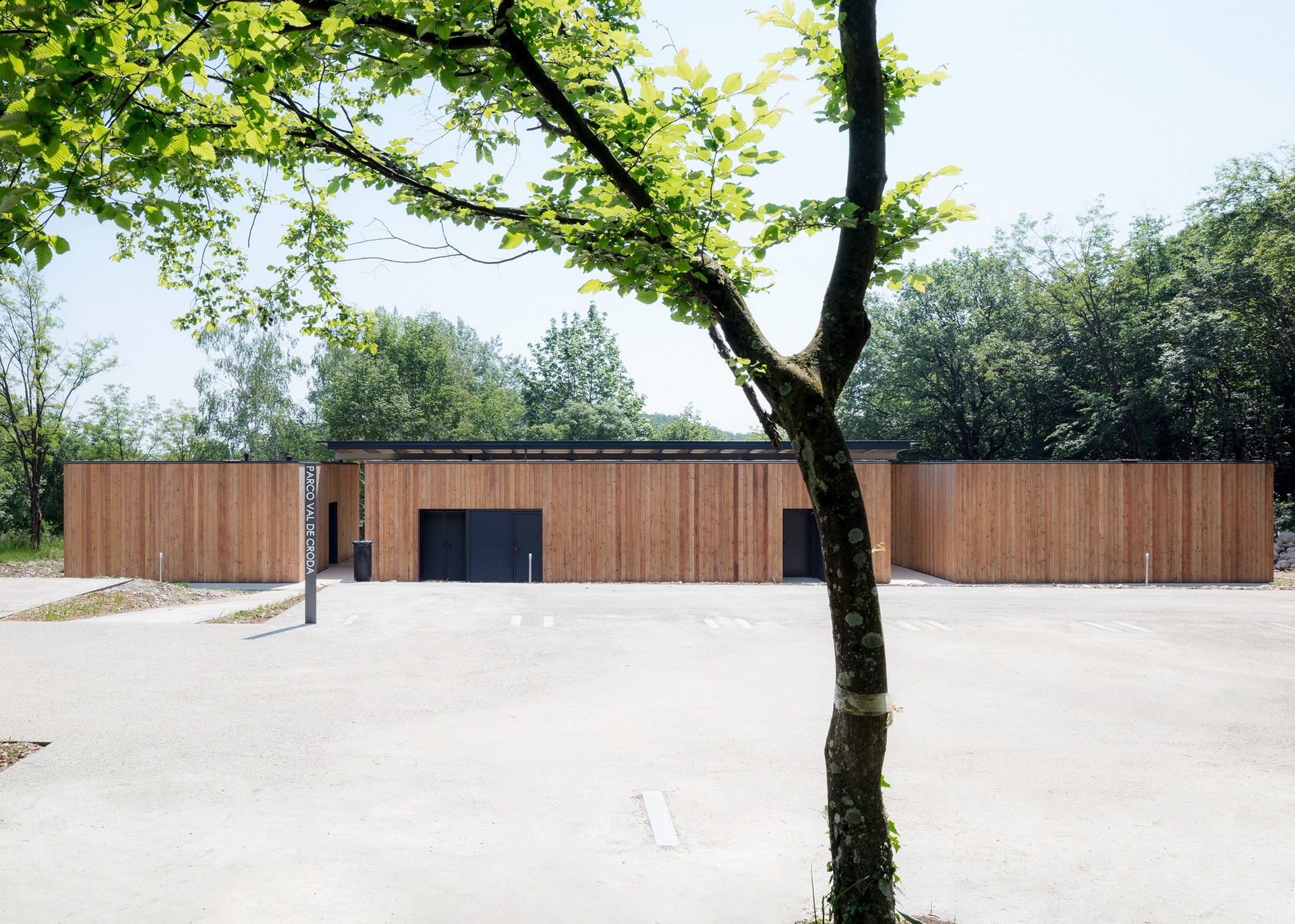 corde a.a._Ciampore_©gerdastudio_21 CORDE_CMPR_©gerdastudio_dettaglio rivestimento ligneo prospetto posteriore