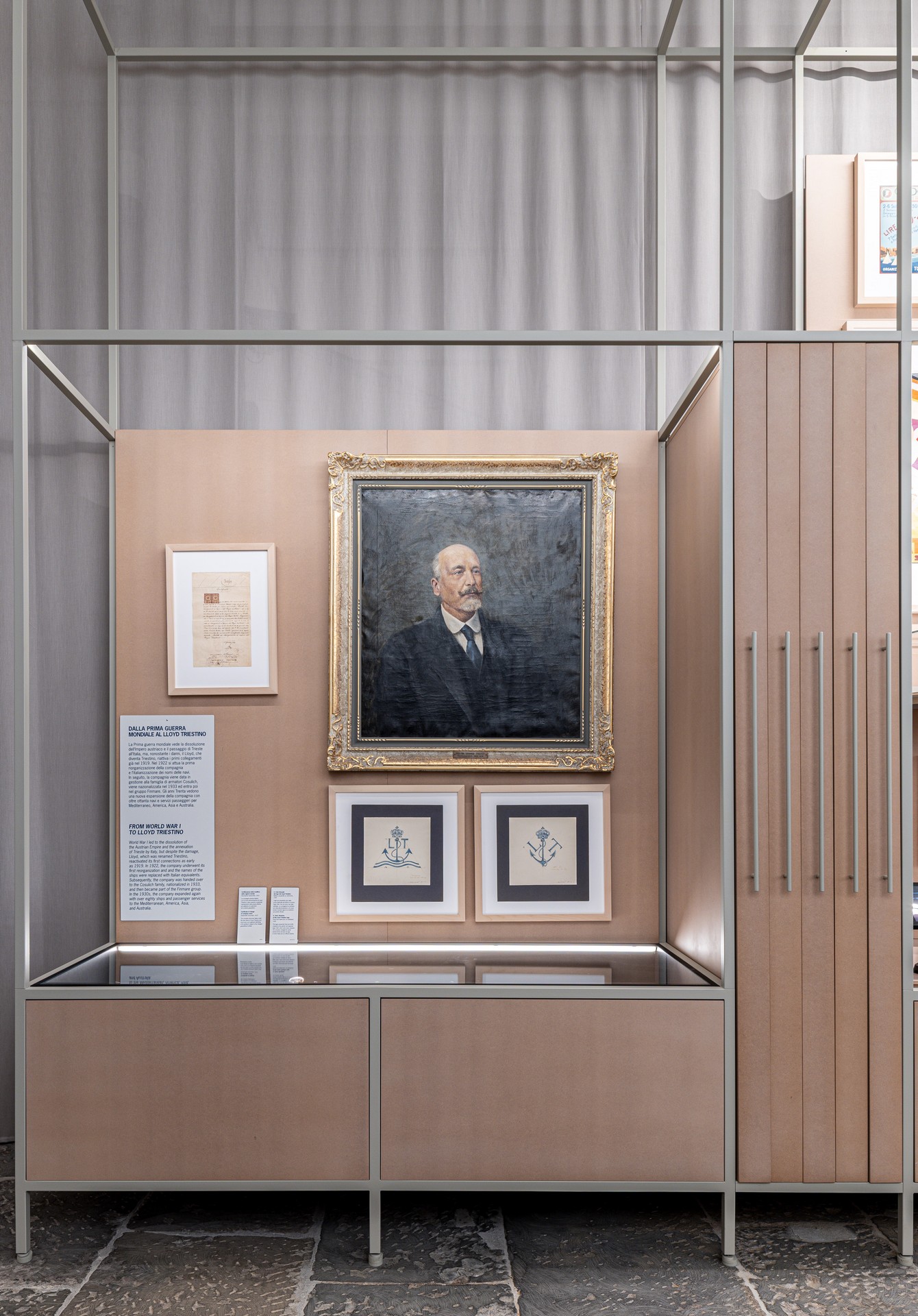 CORDE A.A._LLOYD MUSEO DEL MARE_©Elia Falaschi_dettaglio dell'arredo 3 con la sezione del Lloyd Triestino e le bozze del nuovo logo