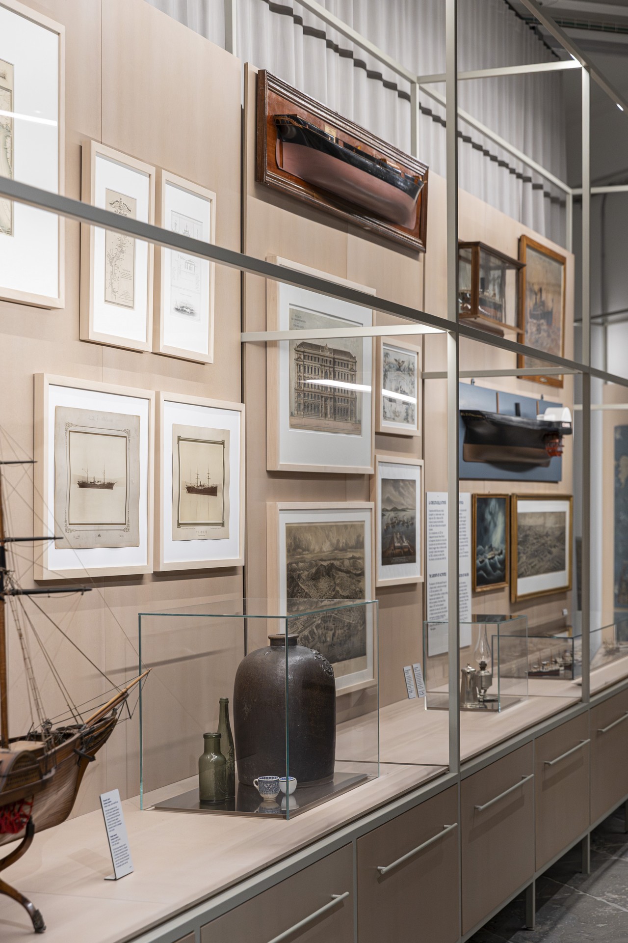 CORDE A.A._LLOYD MUSEO DEL MARE_©Elia Falaschi_scorcio arredo 1